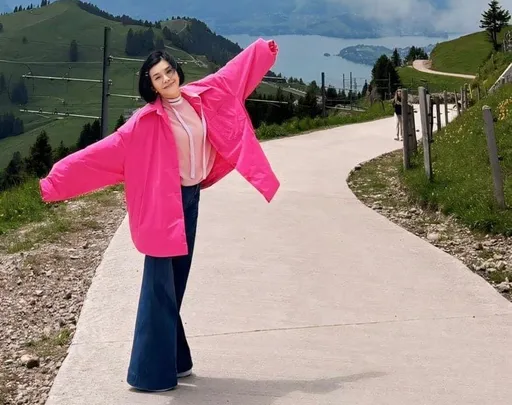 張清芳曬瑞士美照宛如少女　「歌壇東方不敗」越活越年輕