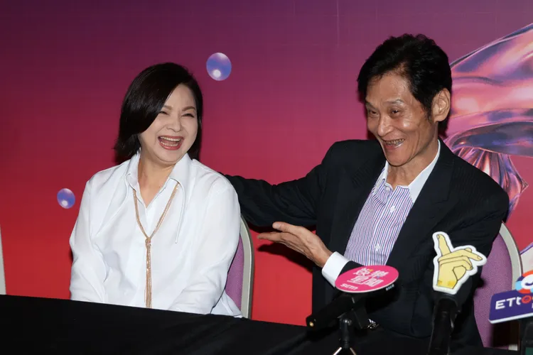 喜翔（右）開撩楊貴媚。莊宗達攝