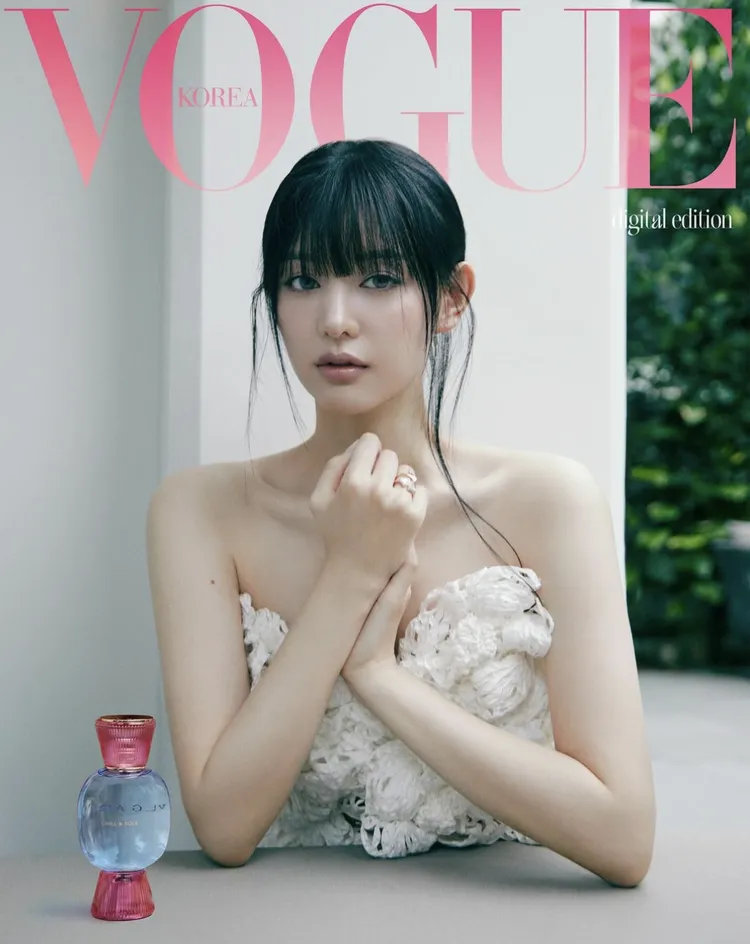 金智媛以齊瀏海新髮型亮相。翻攝voguekorea IG