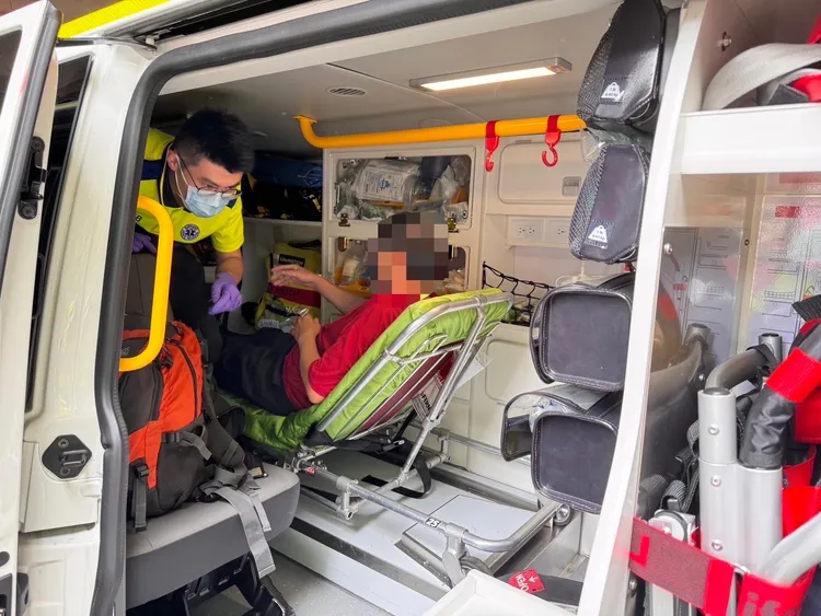 送醫。橫山警分局提供