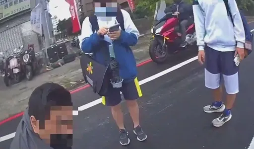 這2高中生棒棒der!上學途中遇車禍有暖舉 還主動交管、通報救護車