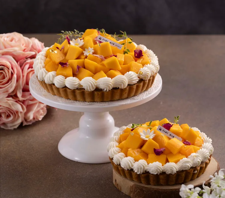 滿蓋芒果塔880元6吋。業者提供