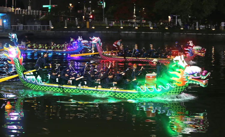 2024高雄愛河端午國際龍舟嘉年華在愛河登場。運發局提供