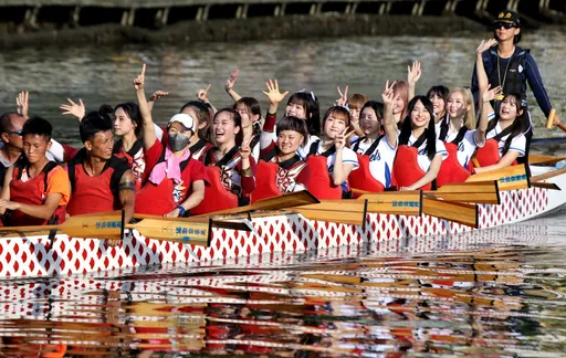 愛河競技龍舟登場!Fubon Angels、小龍女、電豹女、搖滾熊等啦啦隊應援
