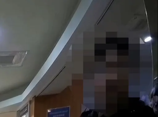 色男大賣場偷拍女子裙底風光 被害女子男友眼尖揪惡行