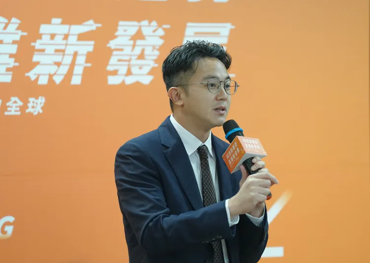 廖泰翔說，高雄舉辦超過上百場演唱會，吸引了上百萬的觀光人潮，市府特別推出夜市商圈優惠券，將演唱會的人流引到市區商圈夜市。翻攝畫面