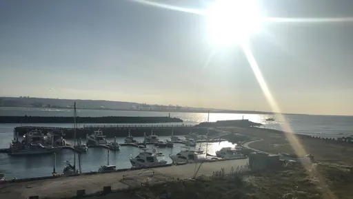 囂張！中國男駕快艇「直闖淡水漁人碼頭」　海巡抓到他了