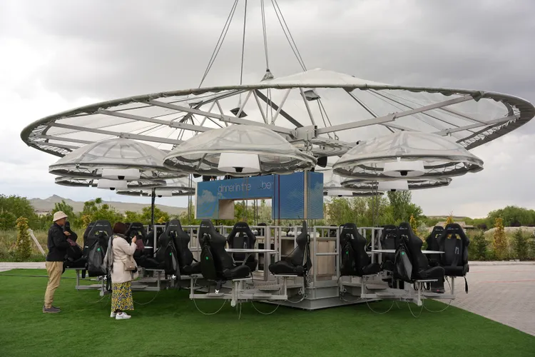 空中懸吊餐廳目前在全球超過60個國家／地區提供服務。S.H.攝