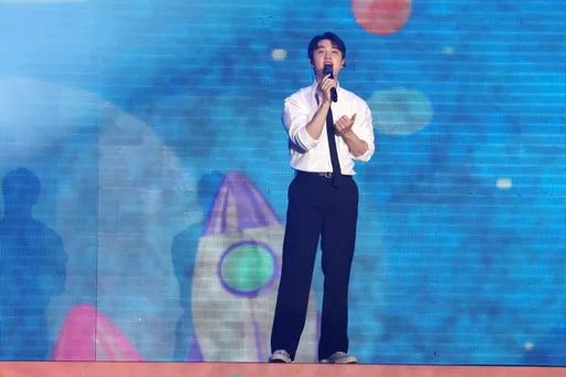 EXO主唱D.O.曬「半裸泡澡照」嗨炸天母!狂虧:為什麼這麼喜歡脫