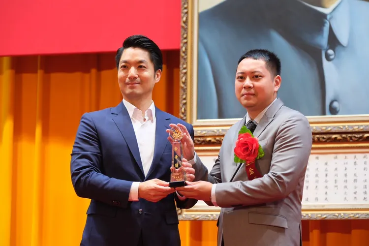 中山分局偵查佐胡文齊破獲黑幫、詐騙、毒品有成。警方提供