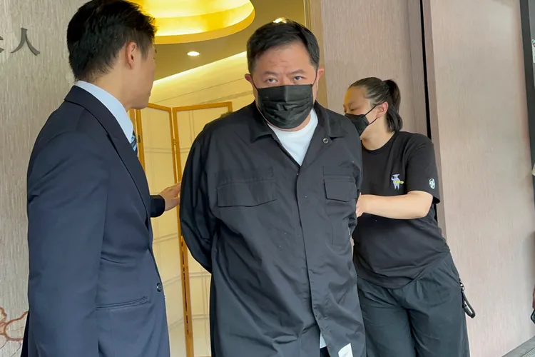 曾寶儀堂弟。特勤中心攝