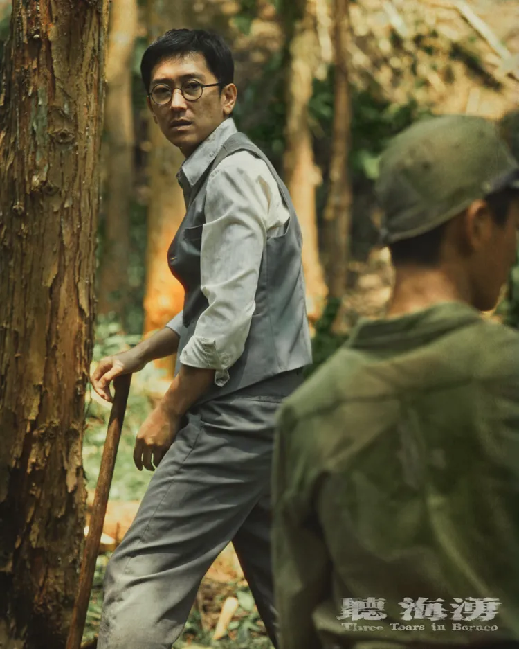 施名帥身為淪為戰俘的外交人員，也只能跟著一起勞動吃苦。公視提供