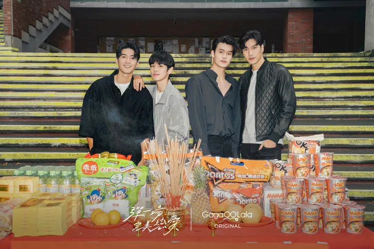 涂善存（左起）、張豐豪、Jame Kasama（右二）、劉泯廷橫跨台泰與影歌各界藝人熱鬧參演，帶來充滿火花的高顏值黃金卡司群演組合。GagaOOLala提供