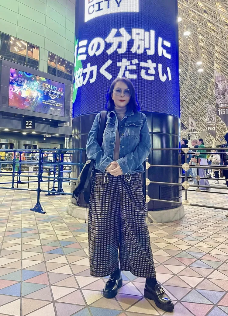 黃鶯鶯去年追星到東京聽Coldplay演唱會。翻攝黃鶯鶯臉書