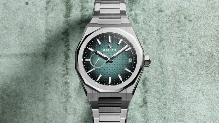 ENITH DEFY Skyline Edition Paris腕錶，41mm，精鋼錶殼，銅綠色漸層錶盤，精鋼錶鏈、另設有第二條星空圖案黑色橡膠錶帶，El Primero 3620型自動上鏈機芯，動力儲存60小時，防水深度100米，限量50只，34萬2100元。品牌提供