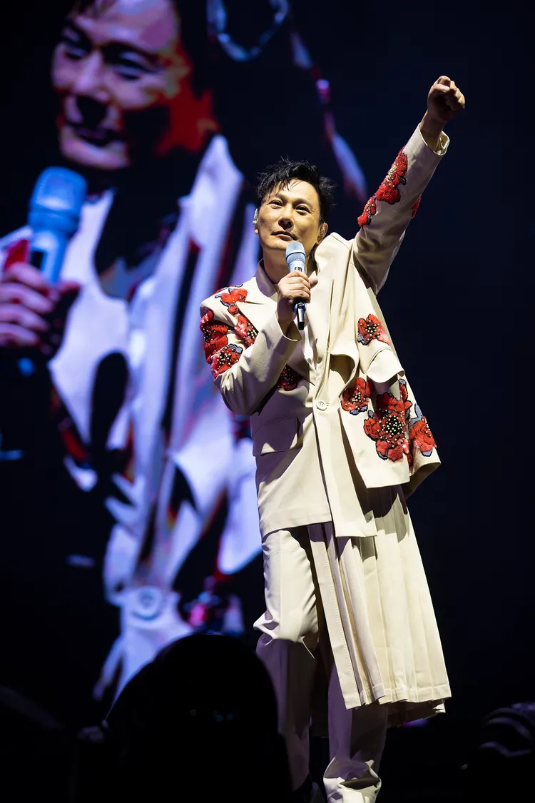 張信哲成功在杜拜開唱。潮水音樂提供