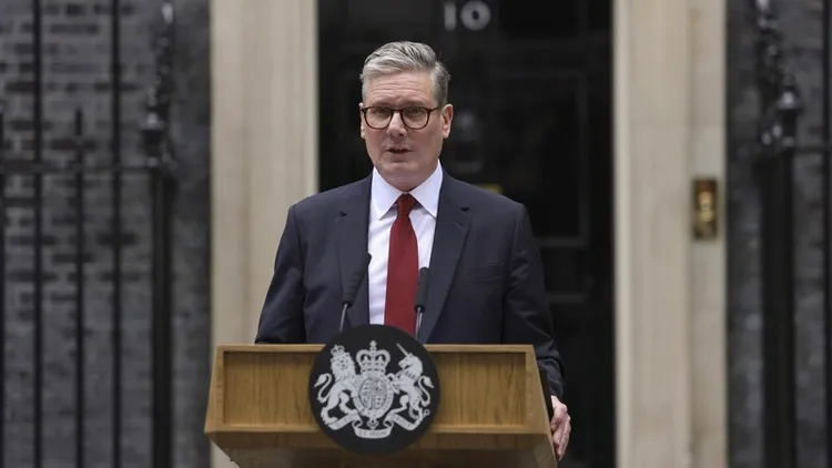 新上任的英相施凱爾才剛上任，就面臨棘手的監獄飽和問題。中央社