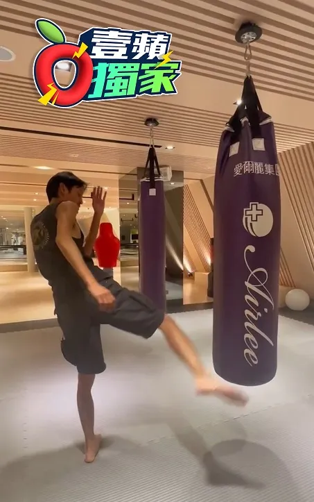 唐治平展現泰拳身手。