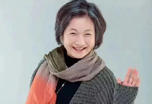 郑佩佩病逝|章子怡憾「再无碧眼狐狸」 胡歌谢「教我成长」刘亦菲喊「我们爱您」