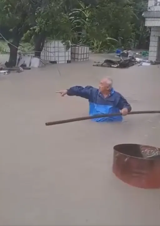 台南關廟龜洞大淹水。翻攝王定宇臉書