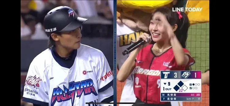 林襄日前（右）在場邊大喊臭馬傑森。 翻攝LINE TODAY