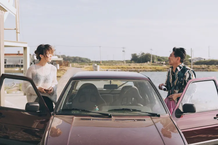 高捷（右）跟楊靚這段「成熟大人」的抉擇，網友稱根本是《浪流連》電視劇版。抓馬文化提供