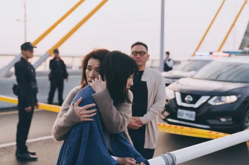葉全真、李沐《塑膠花》引爆核彈級催淚 熬夜暴哭自嘲成鹹蛋超人