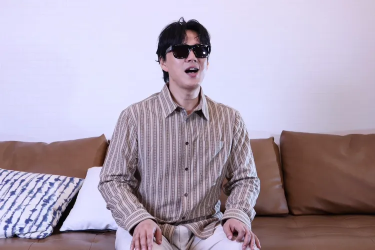 蕭煌奇雖然看不見，卻似乎又無所不能。莊宗達攝