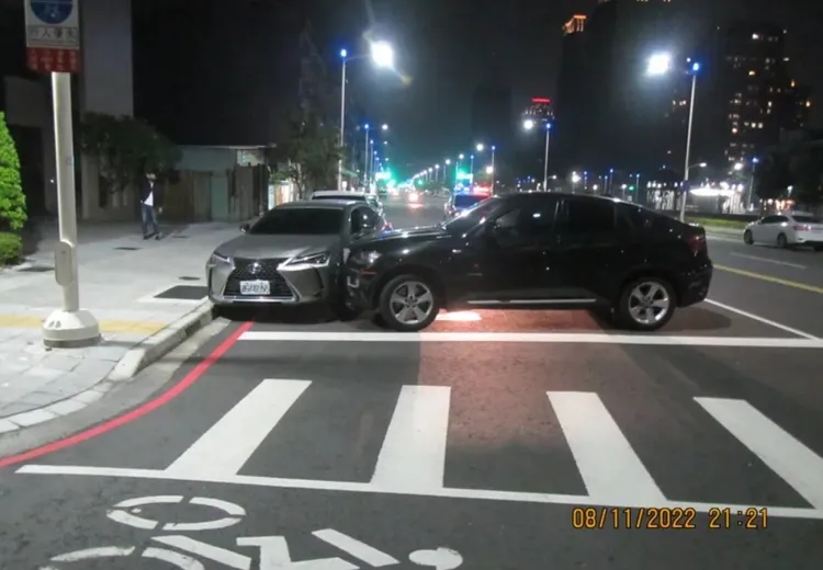 黃男等人1年多來製造17起車禍詐保，沒想到其中1件還是真的「意外」。翻攝照片