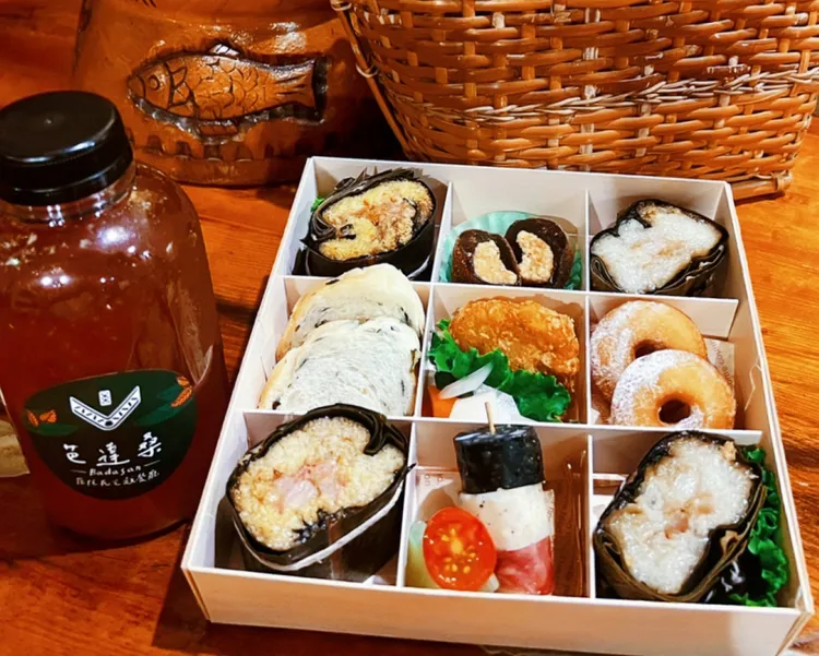 報名成功參加「南島樂風野餐」者，即可免費獲得「原民風味點心組」1份。館方提供