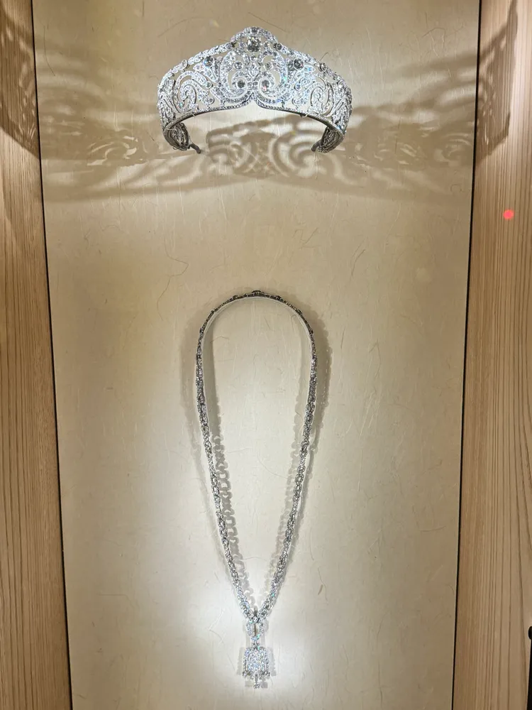 卡地亞與日本半世紀歷史‘Yui MUSUBI’展還有來自皇室的收藏。