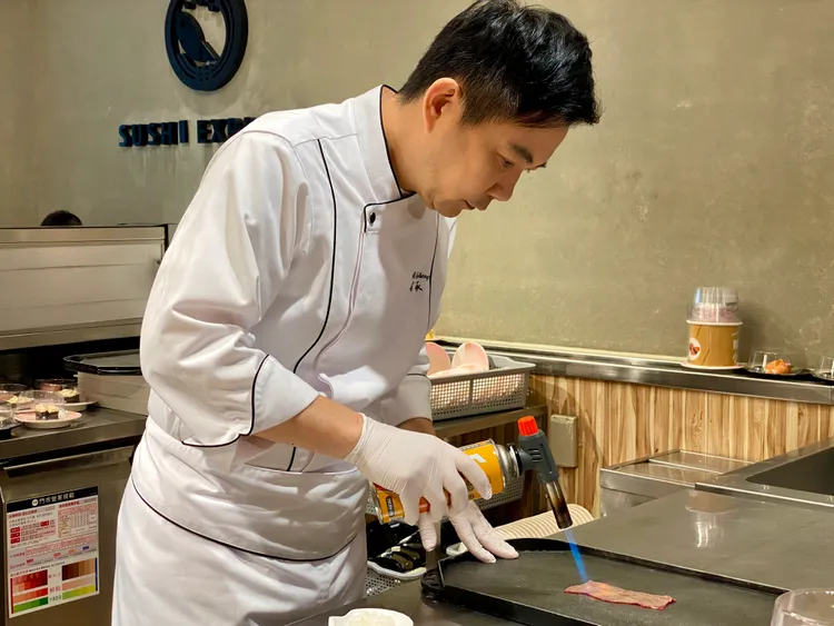 吳秉承推薦40元就能吃到炙燒和牛CP值最高。莊偉祺攝