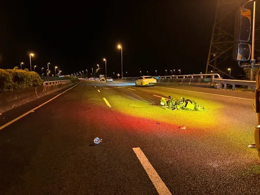 機車逆上國道害3車追撞 21歲外籍女騎士幸運僅輕傷!但荷包得噴6千元