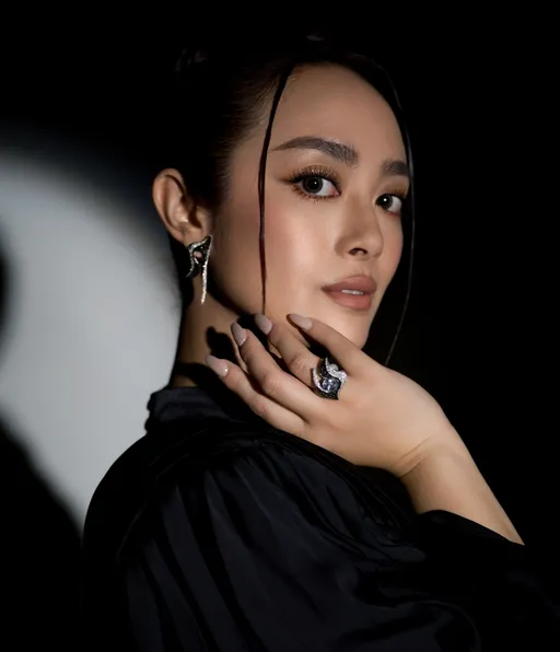 舞思愛奪金曲獎最佳原住民語歌手 CARAT WANG 頂級訂製珠寶上身吸睛