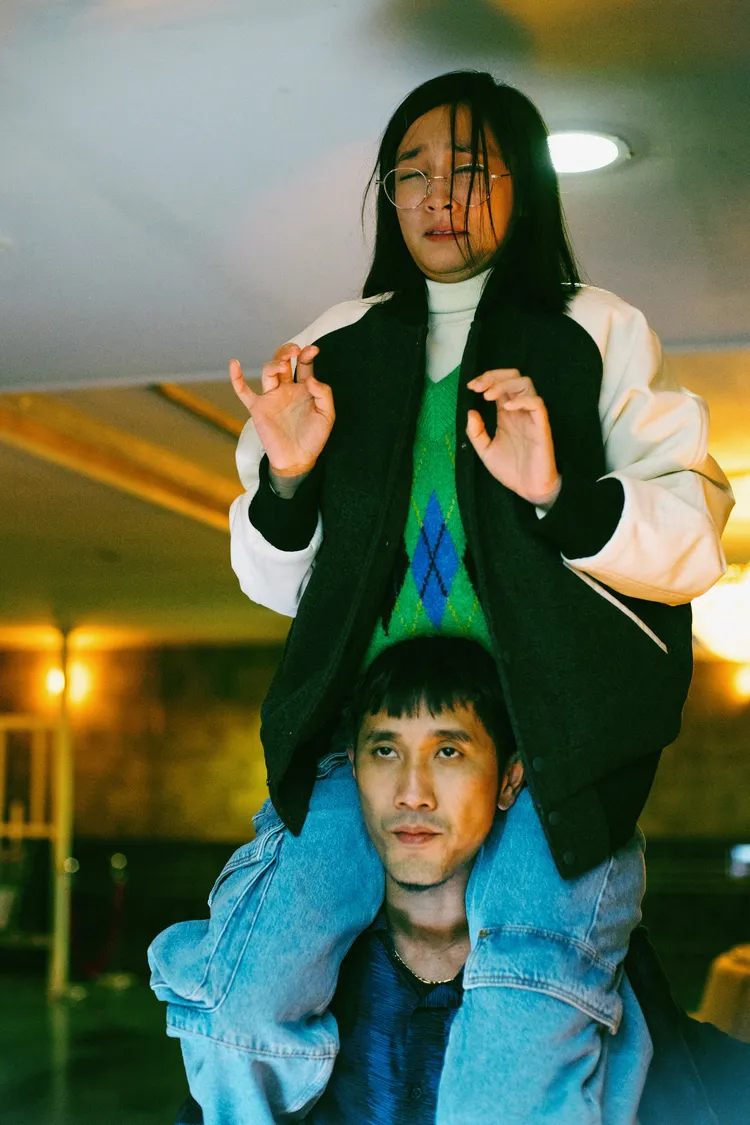 王淨飾演一事無成的菜鳥鬼引共鳴。牽猴子提供