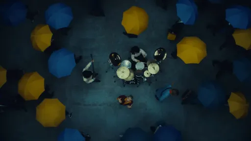 ONE OK ROCK新歌集結抗爭場面 黃傘+警察勾香港記憶