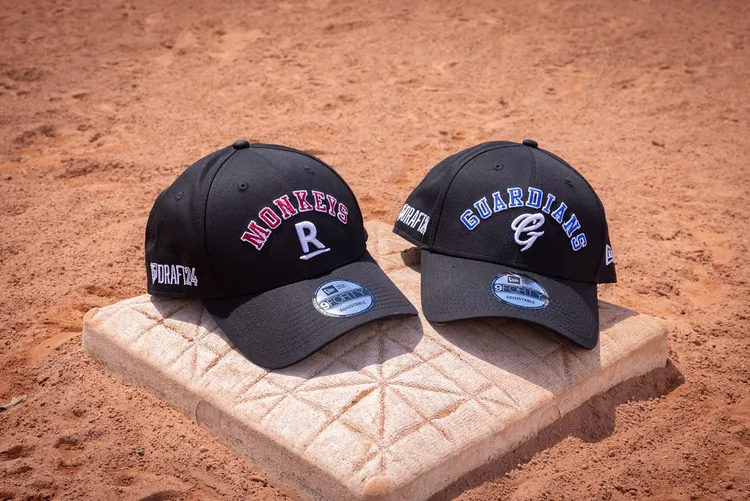 帽款設計結合各球隊標準色及LOGO。品牌提供