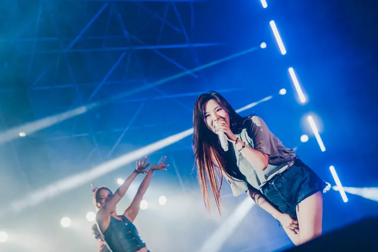 輝人為了精心挑選《WATTER COLOR》等9首歌曲。讀者提供