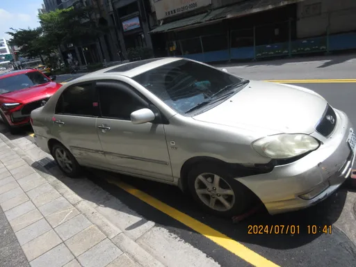 拖吊違規車卻扯壞保險桿 網友直擊傻眼!業者與車主協商賠償