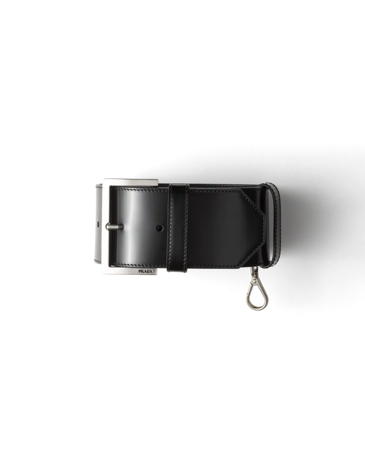 Spazzolato皮革包款扣環，2萬3000元。品牌提供 