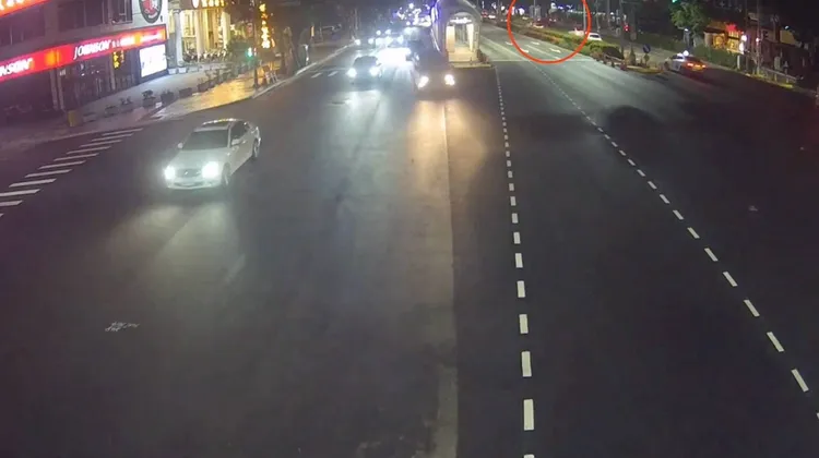 監視器一角拍到案發狀況。民眾提供