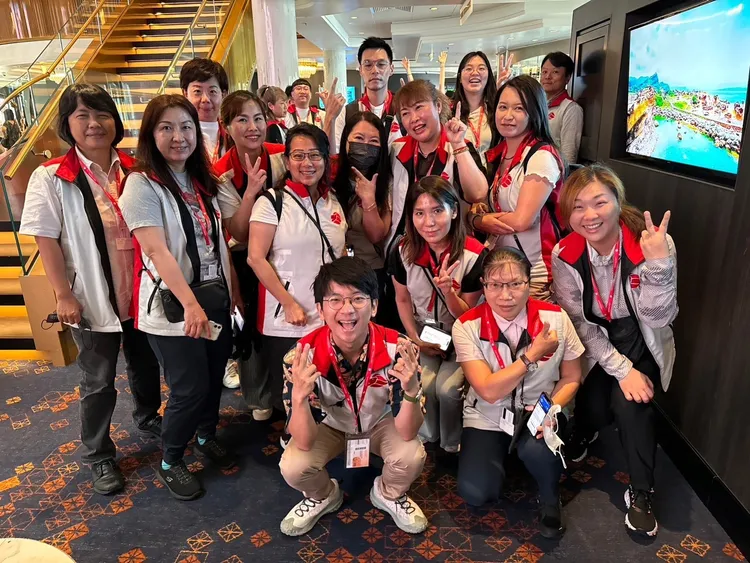 免擔心語言不通！每趟航程都有雄獅伙伴熱情協助！