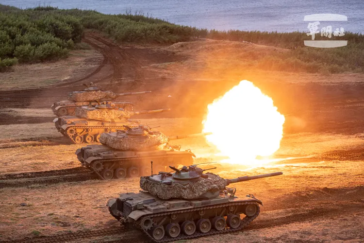 2024漢光演習-戰車營M60A3戰車射擊破甲榴彈。國防部提供