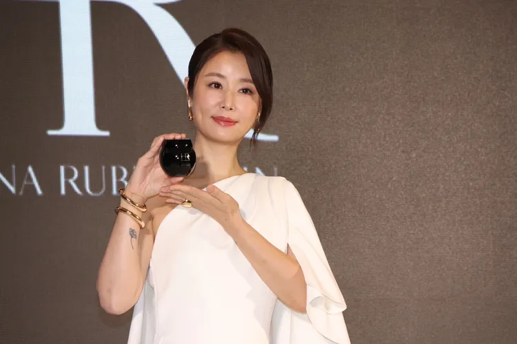 林心如表示「黑繃帶」讓自己一起床就明亮動人。莊宗達攝