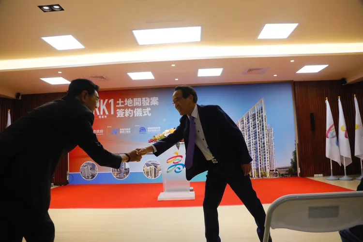 捷運聯開案因地段精華，成為帶動區域房價指標，建商透過賣未來價，等於提前將市場定錨。葉家銘攝