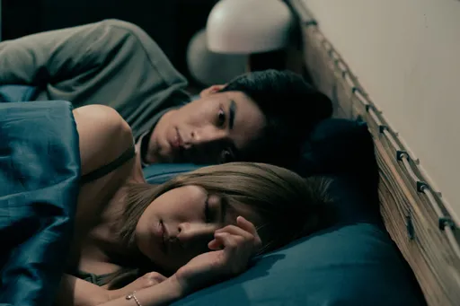 大元第六感懷疑男友偷吃!翻眼皮解鎖手機找證據