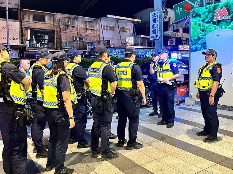 新竹縣警局動員擴大臨檢。新竹縣警局提供