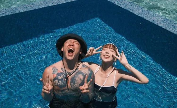 Mia之前就秀出與健志在馬爾地夫戲水照。翻攝Mia的IG