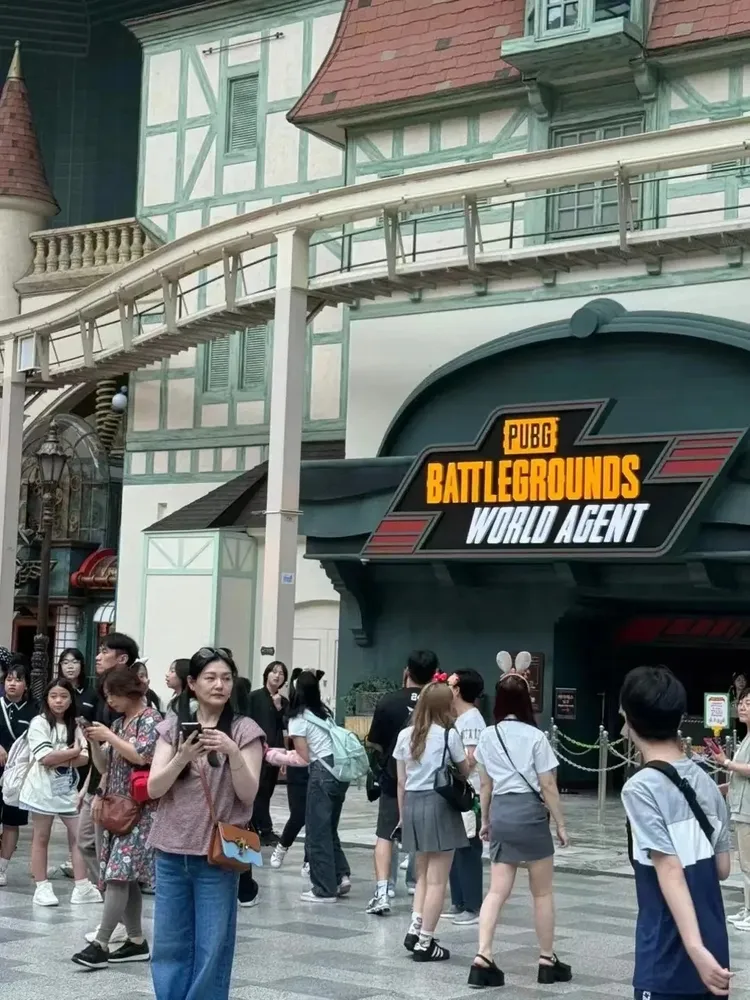 大S在「樂天世界」被網友巧遇。翻攝沙拉醬iam的小紅書