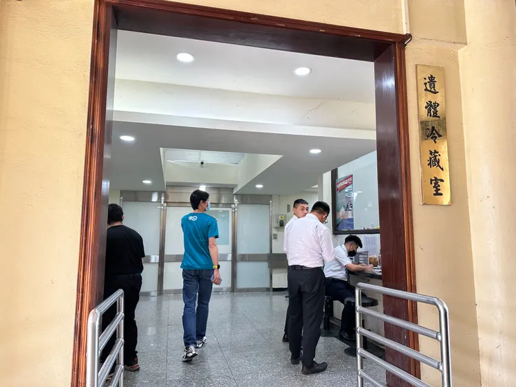 士林地檢署車輛已抵達板橋殯儀館。特勤中心攝